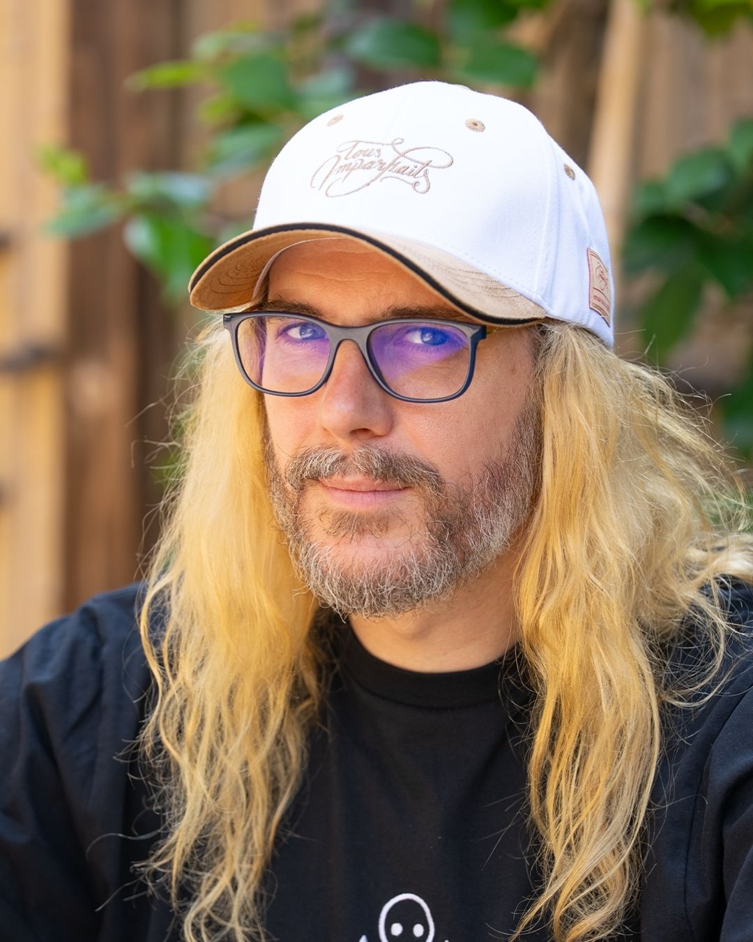 Casquette blanche porté par Tev Ici Japon