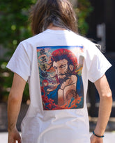 T-shirt Fujiwara blanc de dos, présentant le visuel du produit au dos de la marque Tous Imparfaits